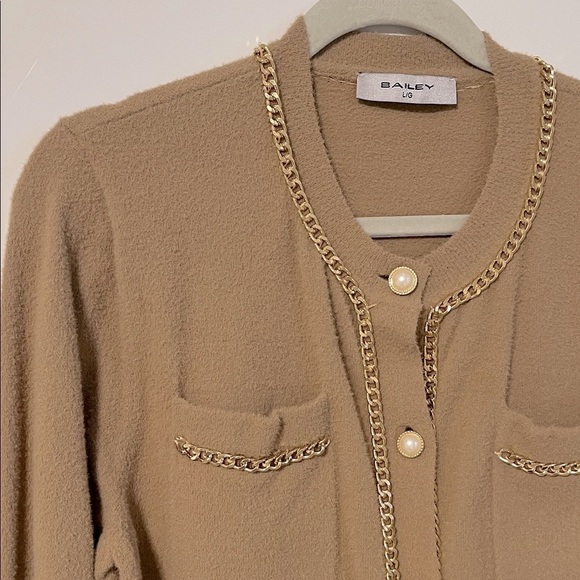 BAILEY Beige Textured Cardigan Pearl Button and Chain Detail, Size L - Picture 7 of 9